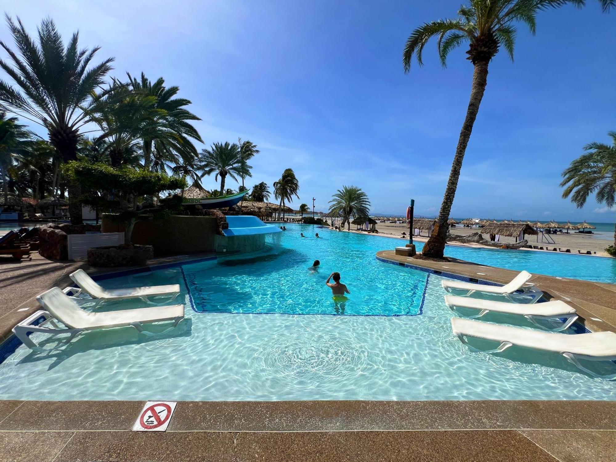 Sunsol Punta Blanca Hotel San Pedro Bagian luar foto